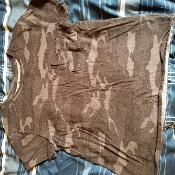 Abercrombie & Fitch Tops - Black army print t-shirt